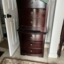 Bedside dressers 