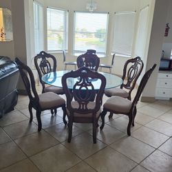 7 Piece Formal Dining Table Set. 