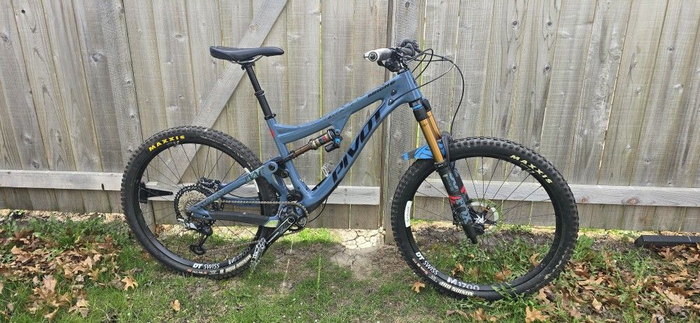 Pivot Mach 6 Carbon