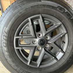 Jeep Gladiator Rims and Tires