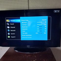 Samsung 49" Smart TV with Remote. 
