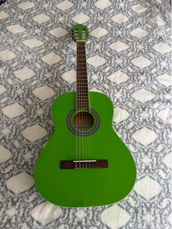 San Mateo SCS6 1/2 size classical acoustic guitar