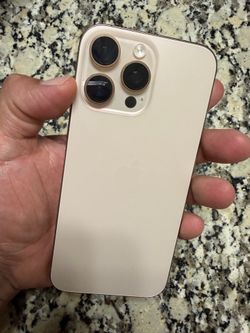 Clean unlocked iPhone 16 pro max 256GB