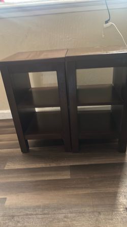 Instead of two red Oakwood tables