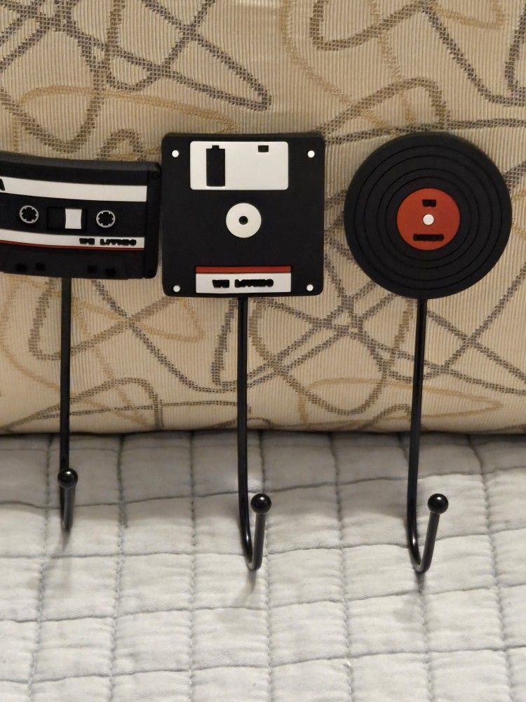 Retro Wall Hooks of Set 3 Iconic Electronics Self-Adhesive to Wall