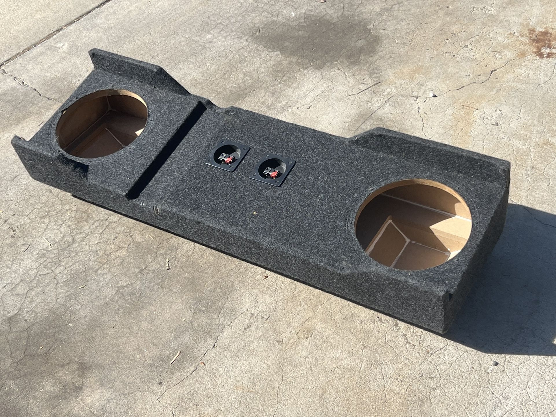 ($120 firm) 2/10s sub box for a 2001 to 07 Chevy / GMC Crew Cab