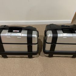 Motorcycle Panniers  and Mounting Bracket