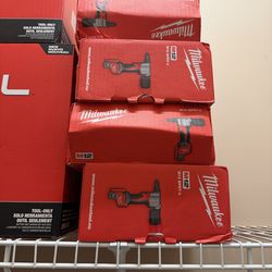 Milwaukee rivet tool m12