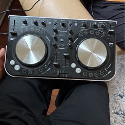 Pioneer DDJ Series DDJ-WeGO WHT Digital DJ Controller, White