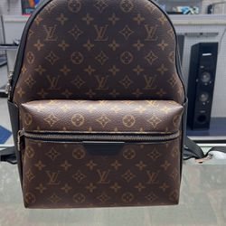Louis Vuitton Discover Backpack 
