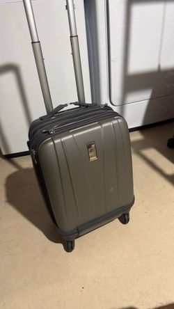 Carry on hard case luggage