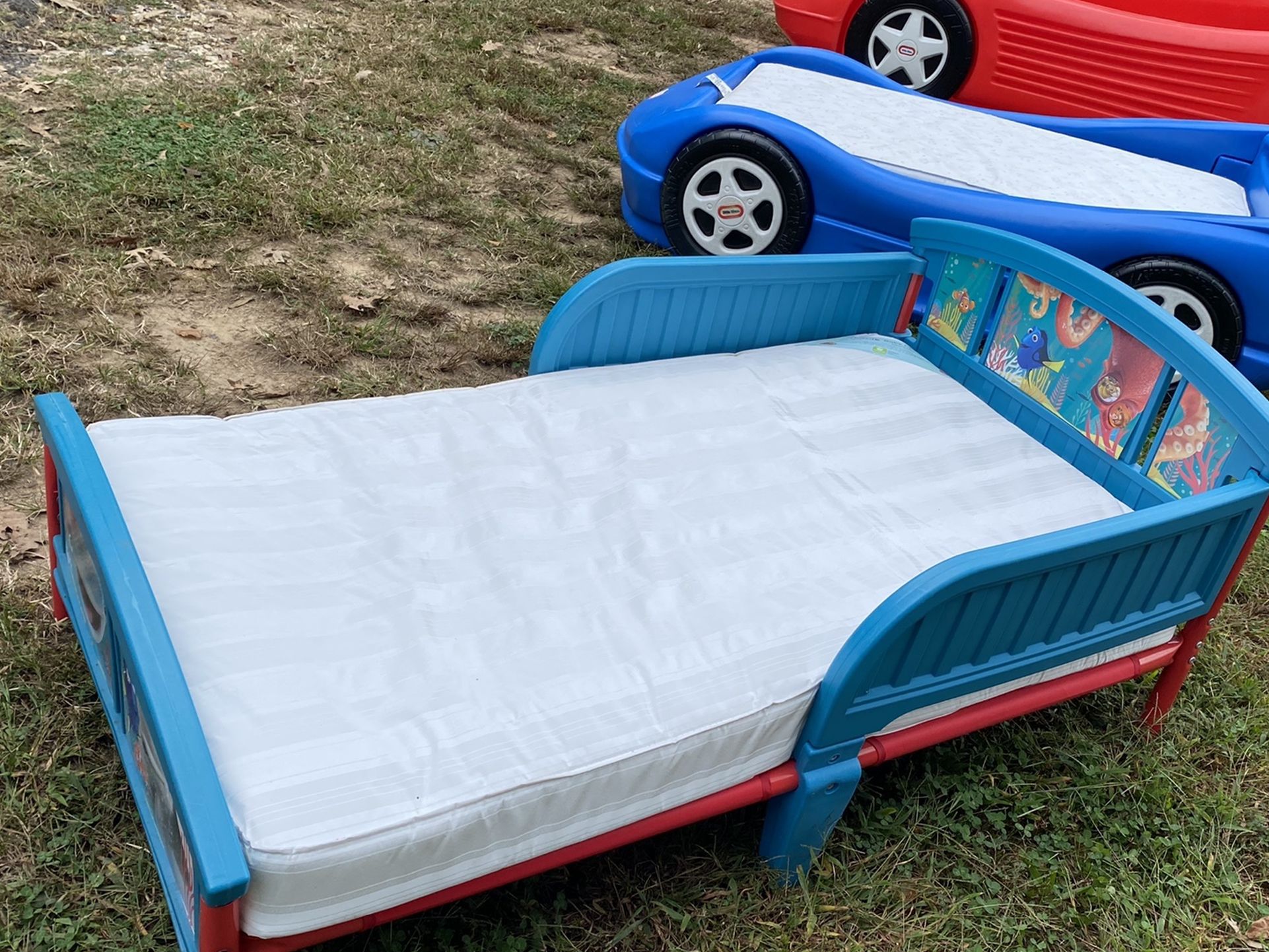 Disney’s Finding Dory & Nemo Toddler Bed