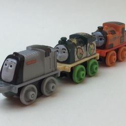 Thomas the train (3 mini trains)