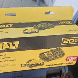 Dewalt Baterry Y Charger Kit