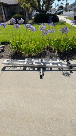 Motorcycle carrier hitch mount