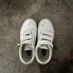 Shoes: Vans