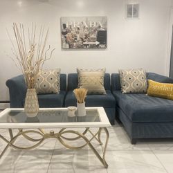 You Can Set This Sofa  Set Any Way You Want It (3 Seats, 4 Decorative Pillows ) 