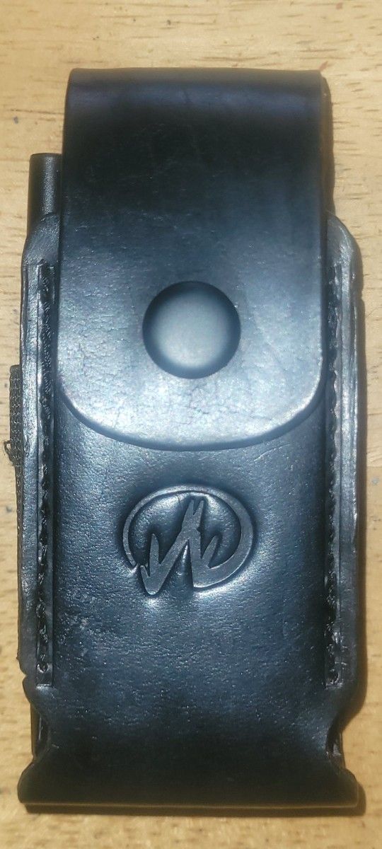 BRAND NEW LEATHERMAN SURGE