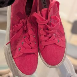 Steve Madden neon pink