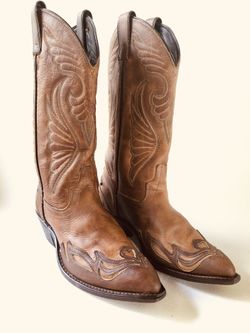 Gorgeous Laredo embroidered Cowboy Boots Western