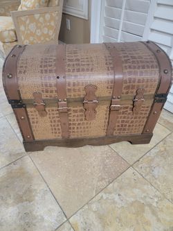Beautifullstorage chest