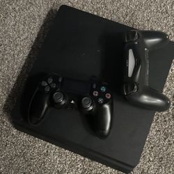 Ps4 1tb with 2 controllers