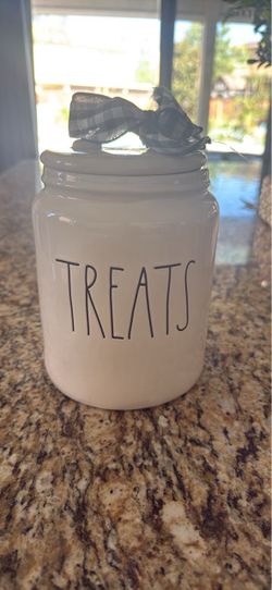 Rae Dunn canisters