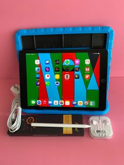 Apple IPad 8th Generation (10.2” Retina/ Latest iOS 26 / 2020 model) 32GB with kids case, Pen & Accessories