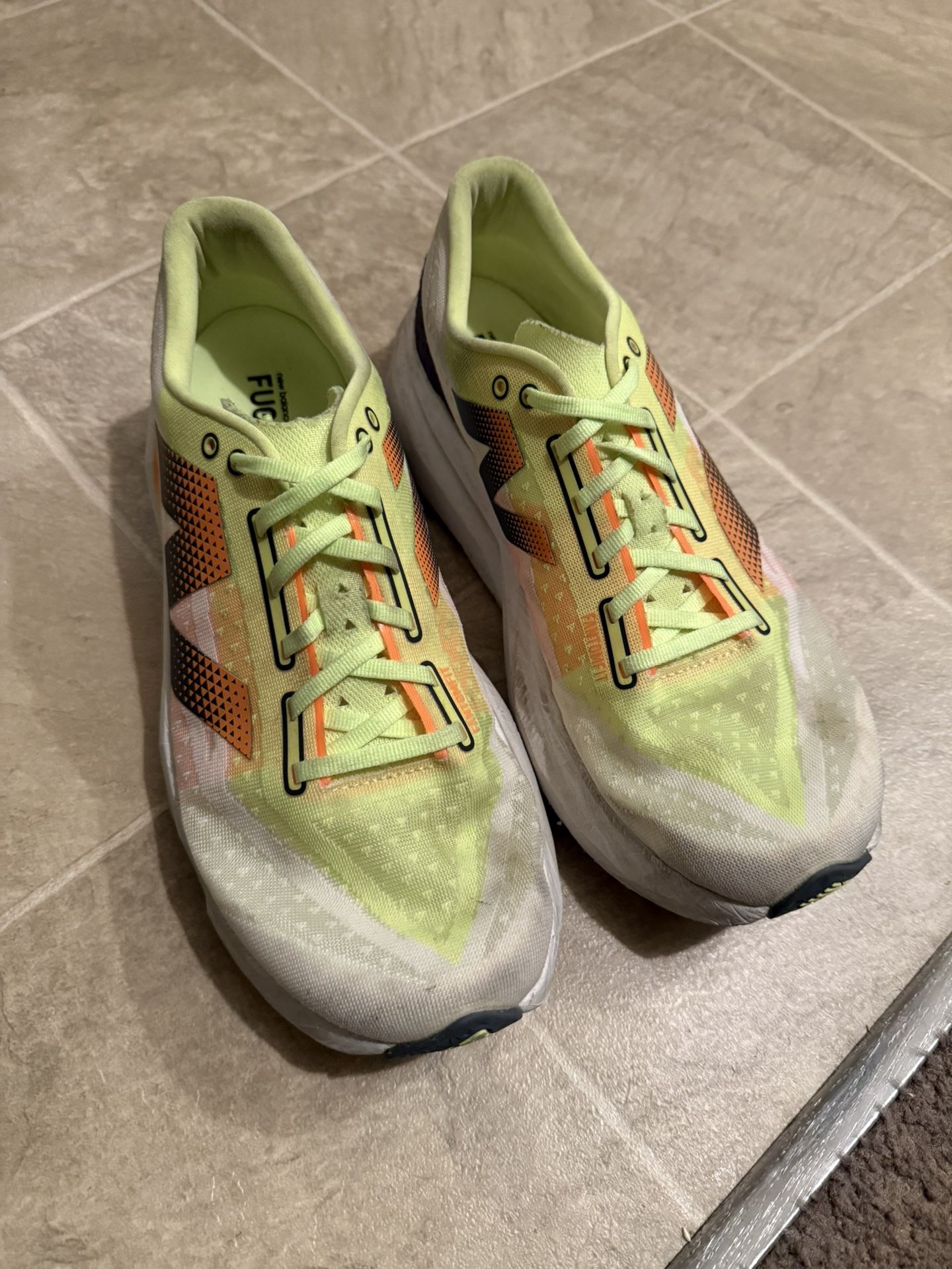 Rebel V4 - M 11.5 / W 13.5 - College Fund π