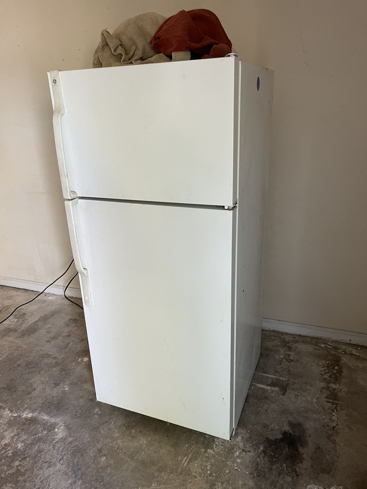 GE Refrigerator /Freezer