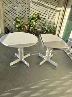 Foldable round table
