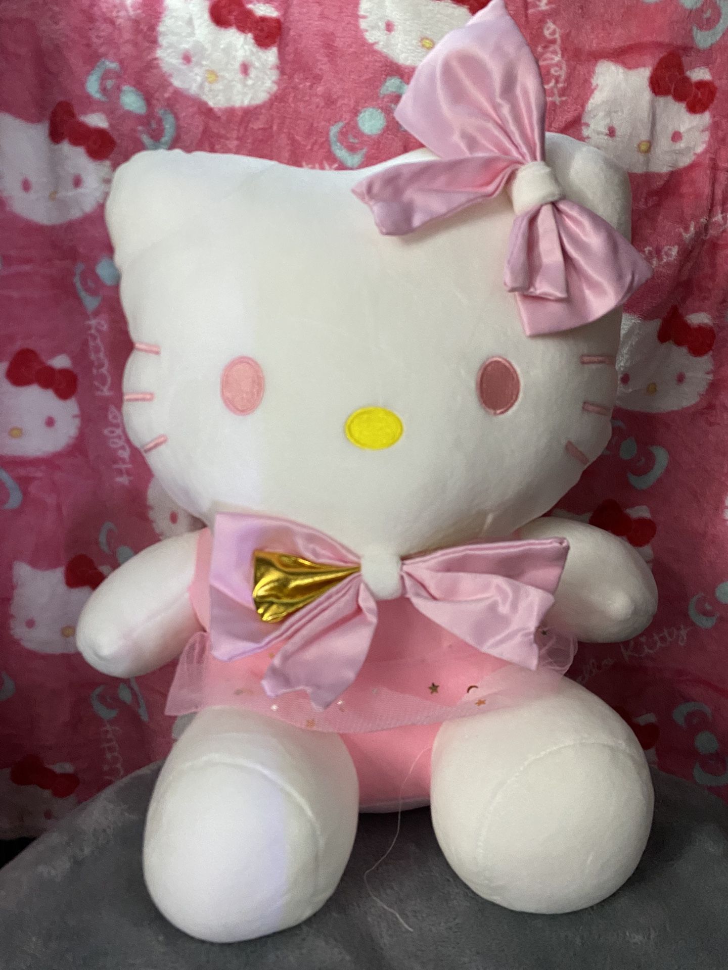 Pink Hello Kitty Plushie (blanket Included)