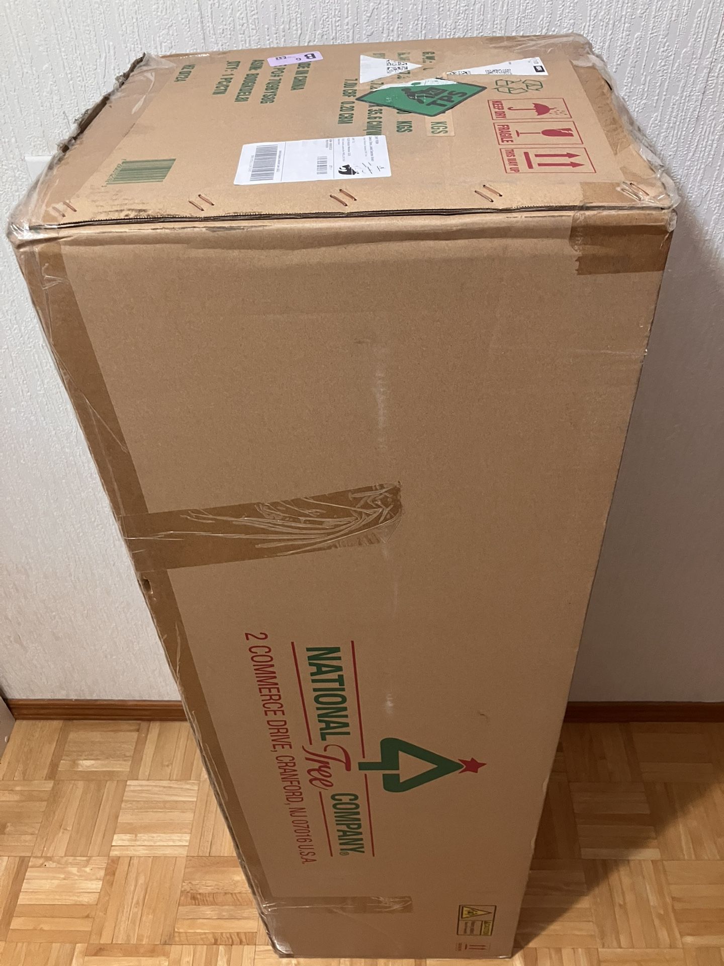 BRAND NEW- Artificial North Valley Spruce Christmas Tree 9Ft π