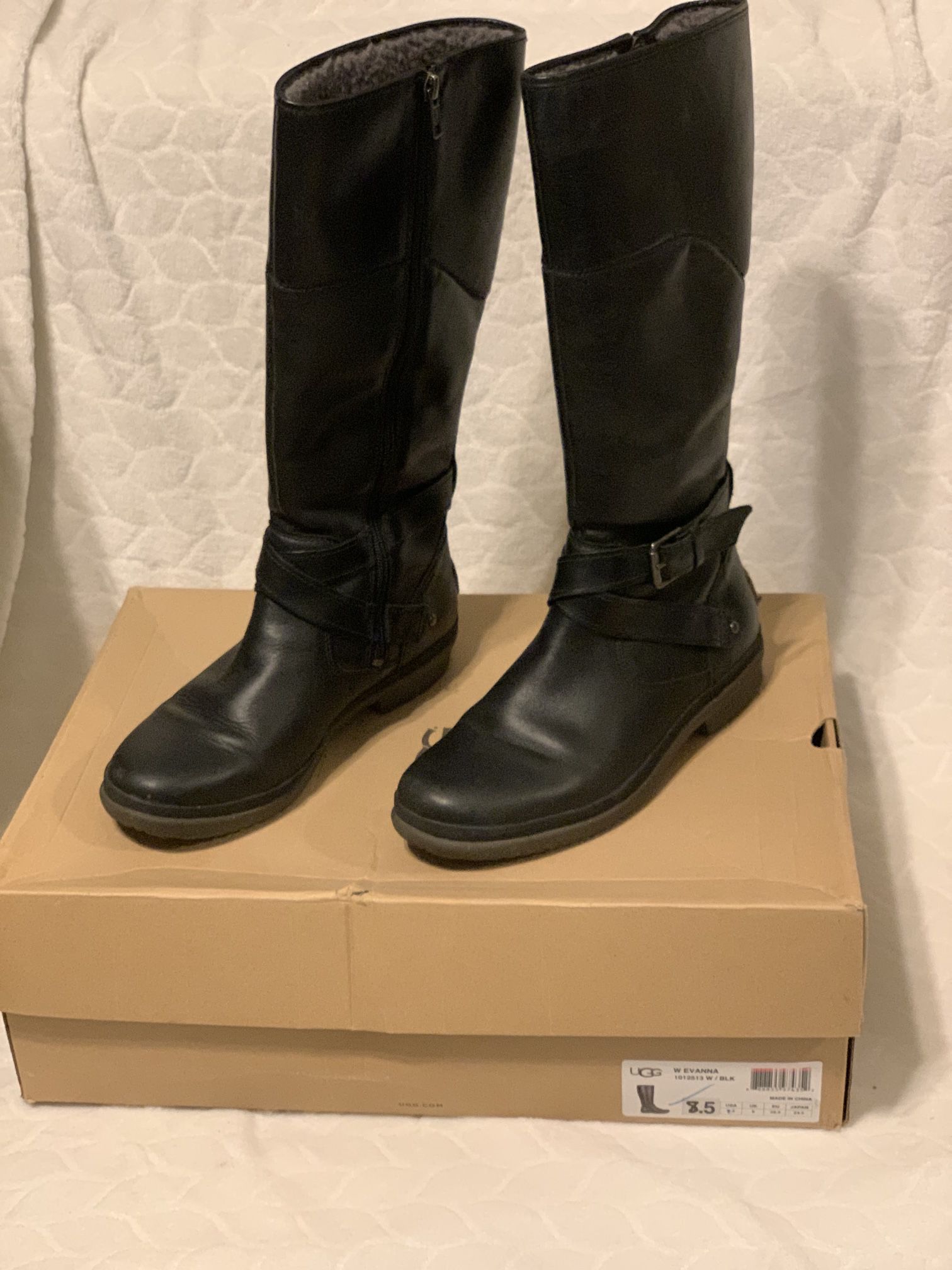 Ugg Boots 8.5 - Leather