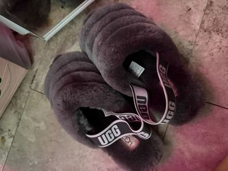 Ugg slides