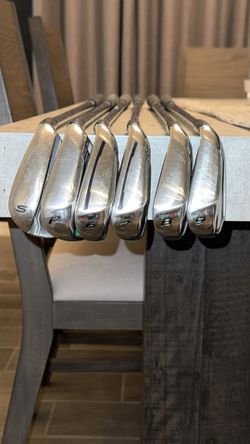 TaylorMade RBZ SpeedLite Iron Set 6-PW + SW