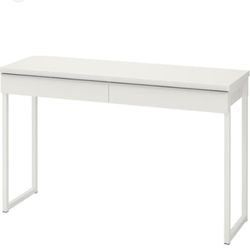 White IKEA Micke Desk in Excellent Condition with Double Drawers