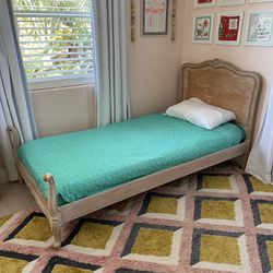 Two Twin Beds Wood Twin XL Vintage Drexel Touraine Collection
