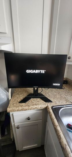 Gigabyte curved gaming monitor