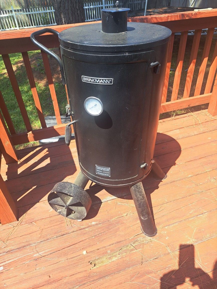 Brinkmann Trailmaster vertical smoker