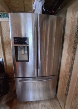 Samsung 28 cubic ft refrigerator
