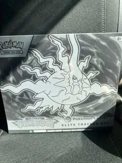 Pokemon Center Pitch Black Elite Trainer Box