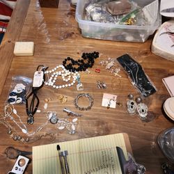 20 Pieces Of Mis Costume Jewelry One Bead Missing On One Pair Of Earrings 