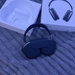 AirPod Maxes