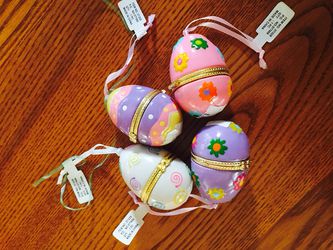 Easter egg hinged boxes