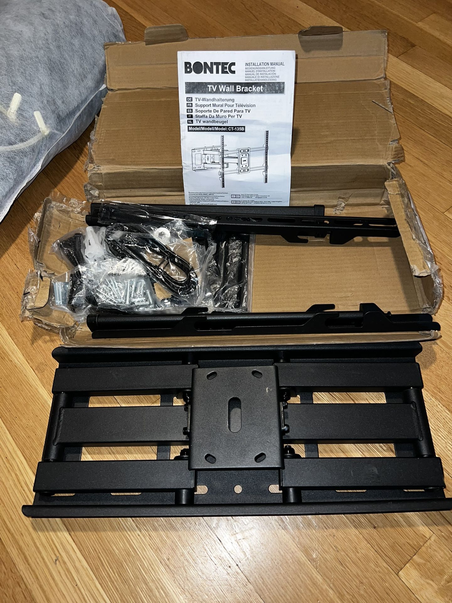 BONTEC Full Motion TV Wall Mount For 32-85 Inch LED LCD OLED Flat Curved Screen TVs, Swivel Tilt TV Mount Bracket With Articulating Dual Arms Hold Up