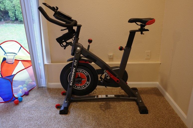 Schwinn IC4 Exercise Bike