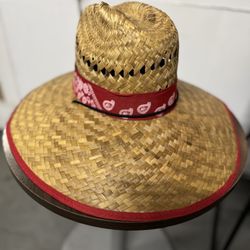 New Sun Hat / Sombrero Nuevo