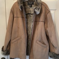 NWT -FUDA New York - Large -Faux fur/ Faux leather jacket- Unisex- Reversible