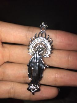 Mary pandat and chain